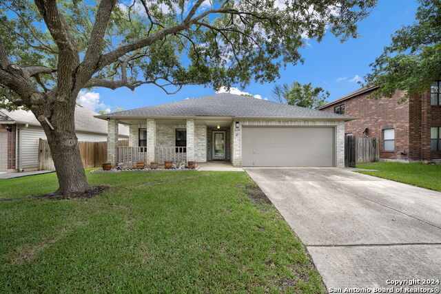 9623 ROY CROFT AVE Property Photo 1