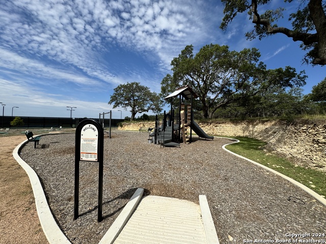 Undefined Property Photo 17
