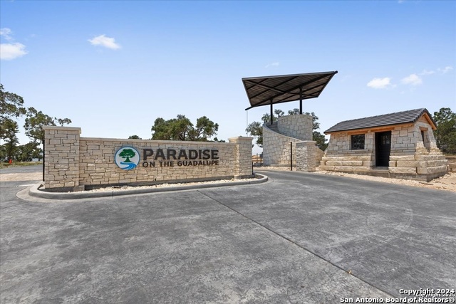 Undefined Property Photo 21
