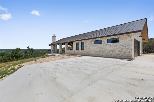 Undefined Property Photo 27