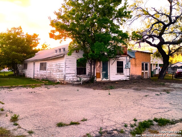 1400 S Concho Property Photo 2