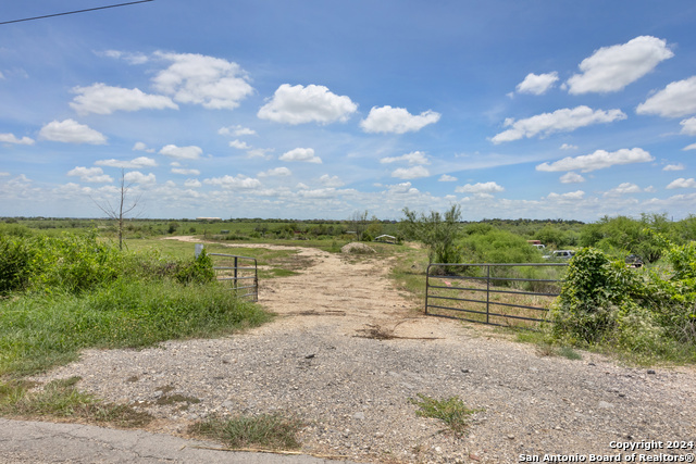 802 Country Lane Property Photo 1