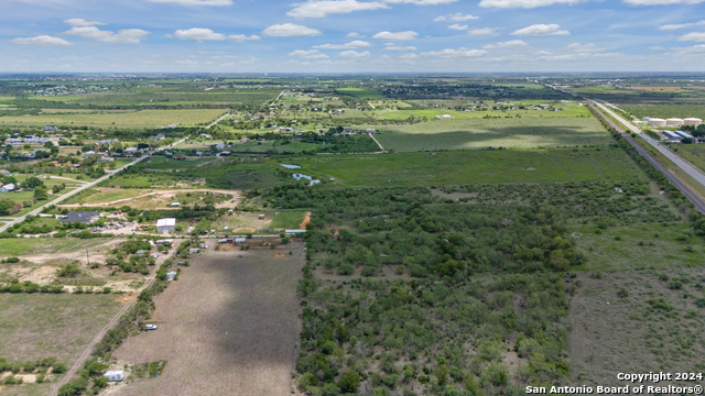 802 Country Lane Property Photo 3