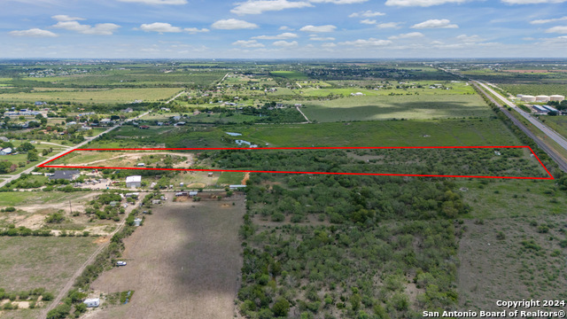 802 Country Lane Property Photo 4