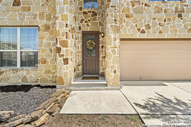 10413 Macarthur Way Property Photo 3