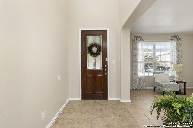 10413 Macarthur Way Property Photo 4