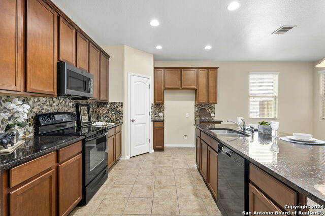 10413 Macarthur Way Property Photo 14