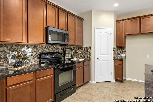 10413 Macarthur Way Property Photo 16