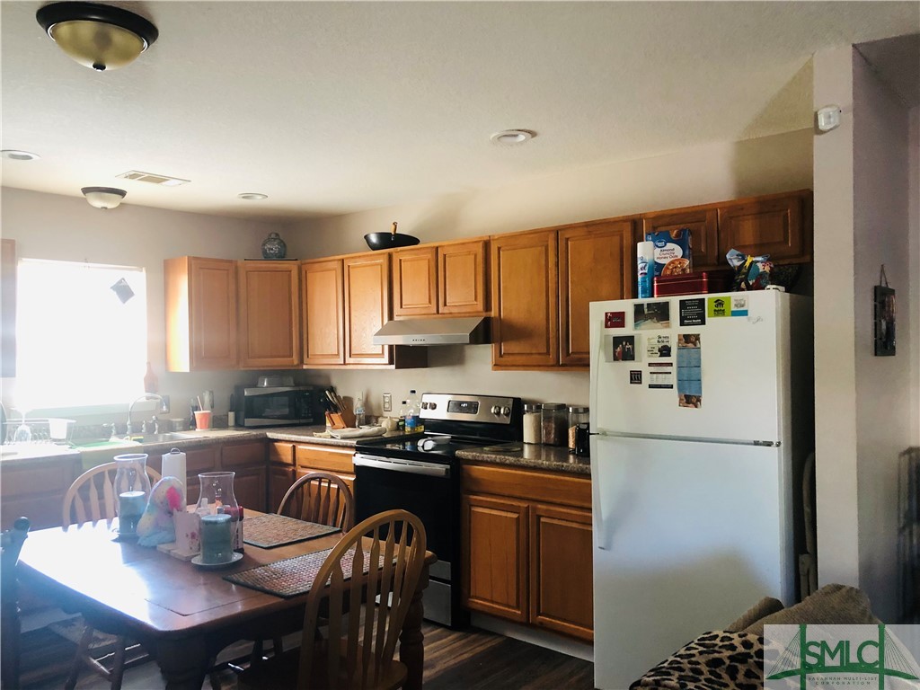 312 Institute Street Property Photo 8