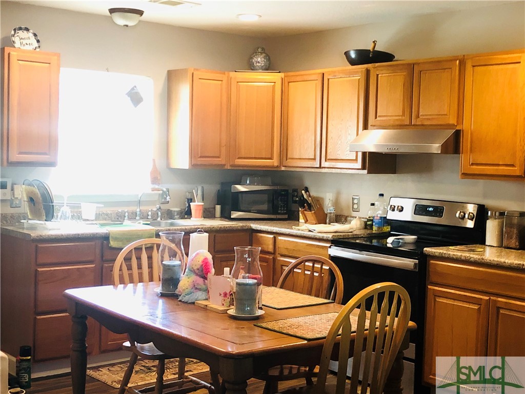 312 Institute Street Property Photo 9