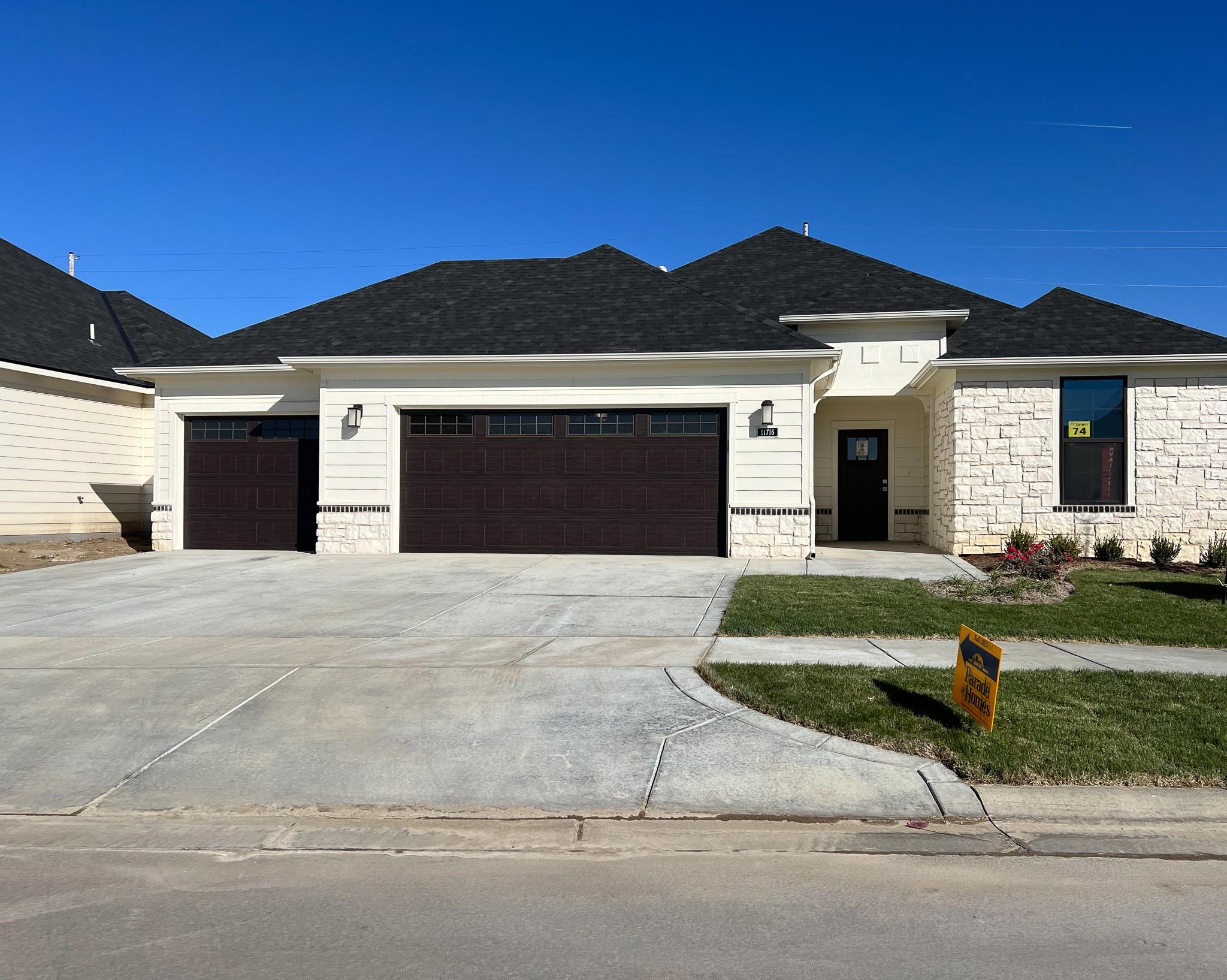 11716 E Winston Property Photo