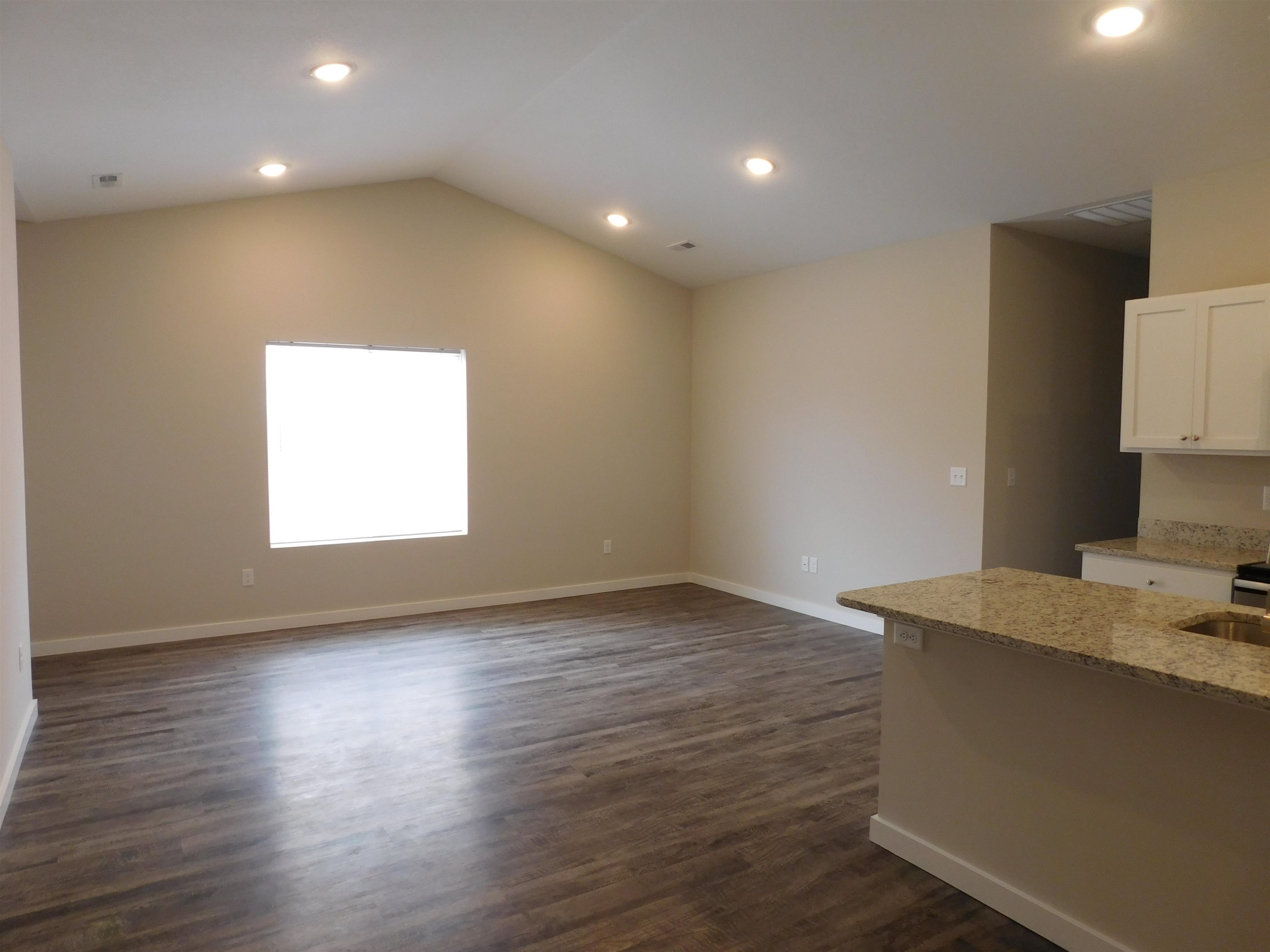 13428 W Haskell Ct Property Photo 8