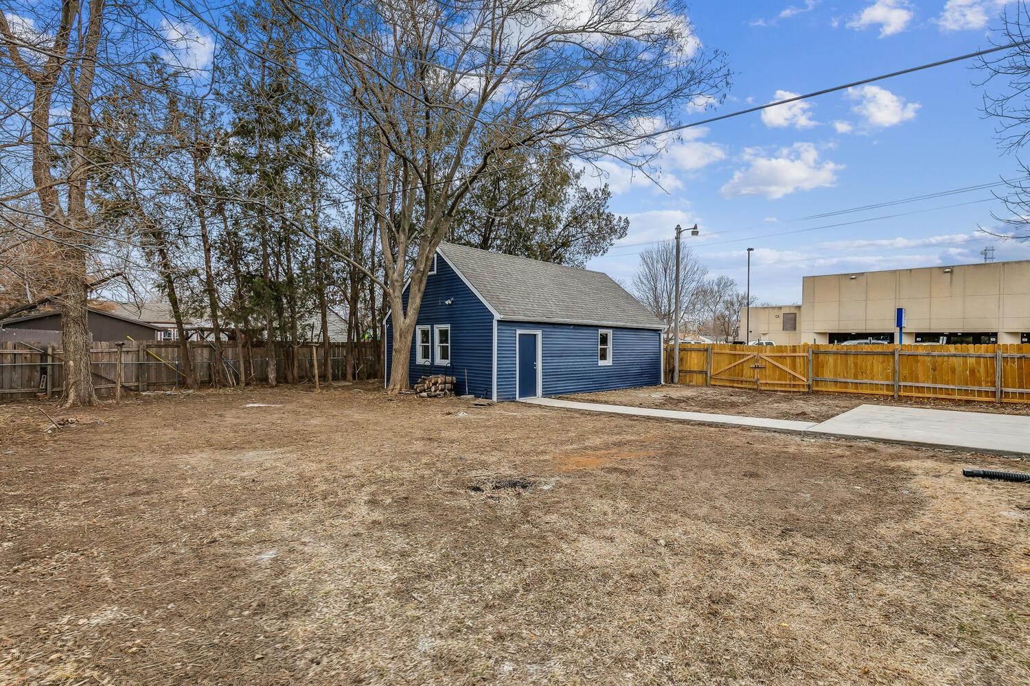 1501 E Luther St Property Photo 30