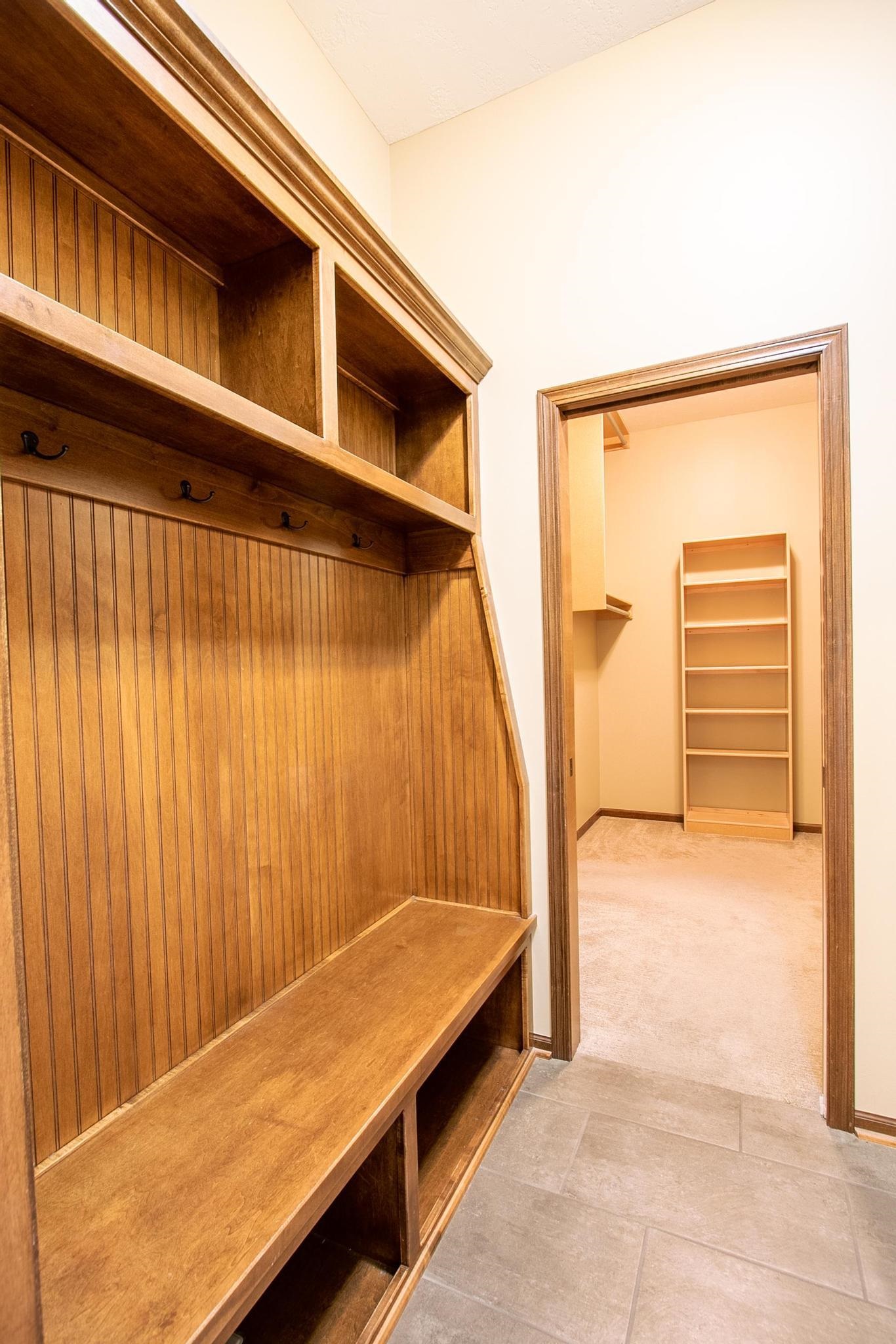 1009 E Rosemont Ct Property Photo 15