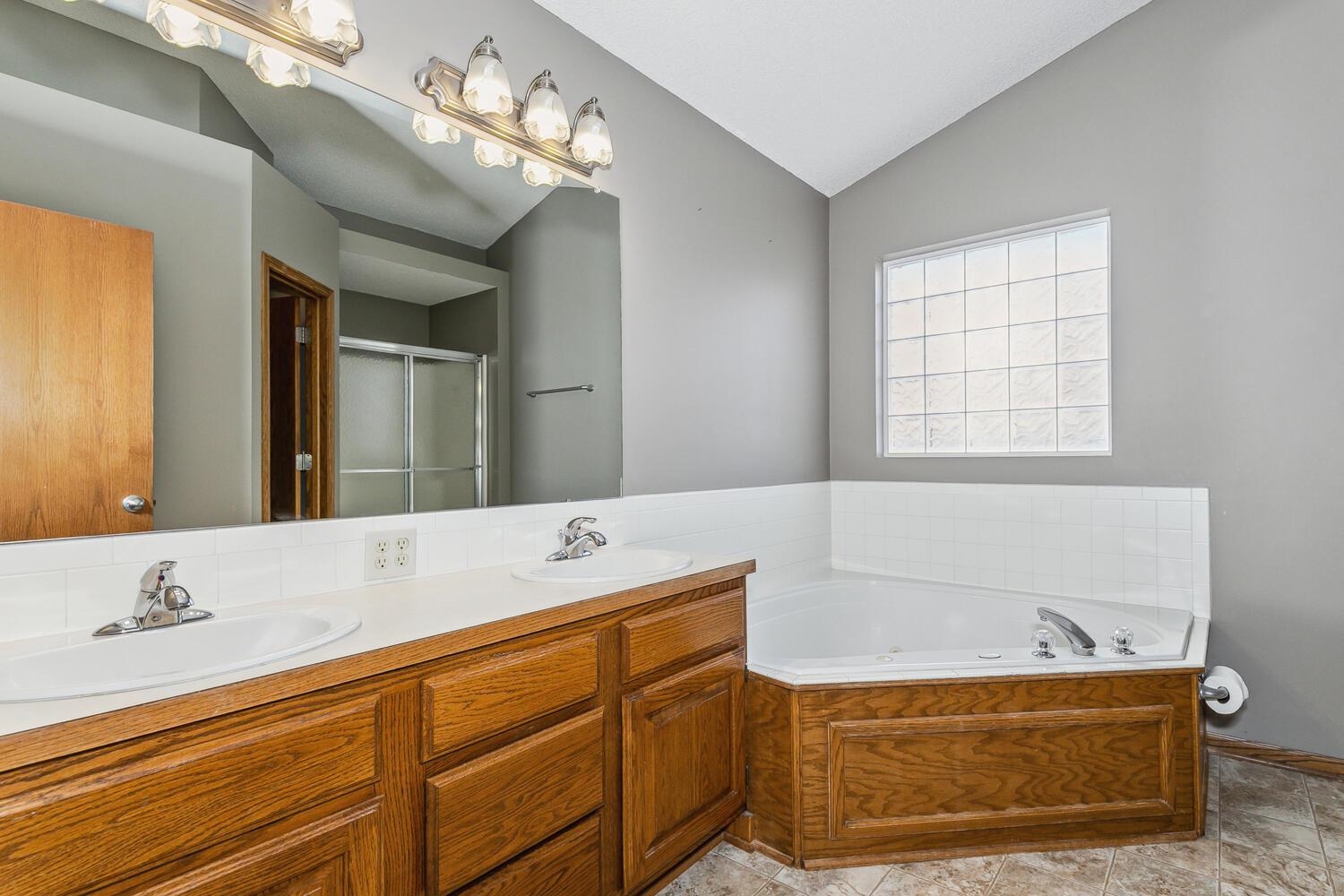2418 N Shefford Ct Property Photo 14