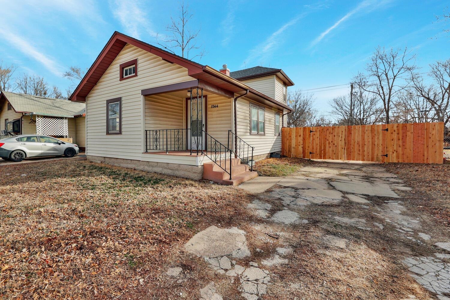1744 S Ellis St Property Photo