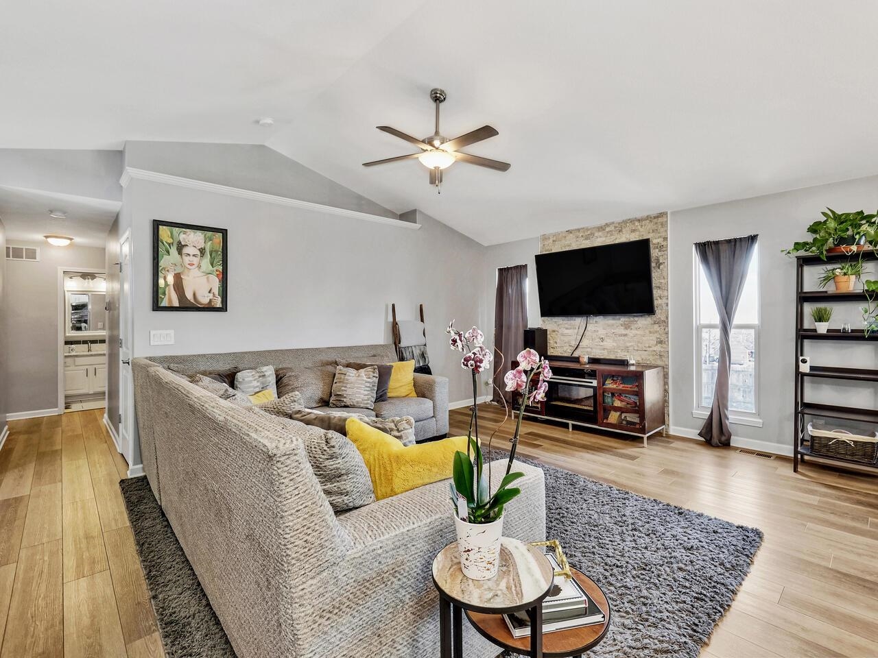 10701 W Dallas St Property Photo 5