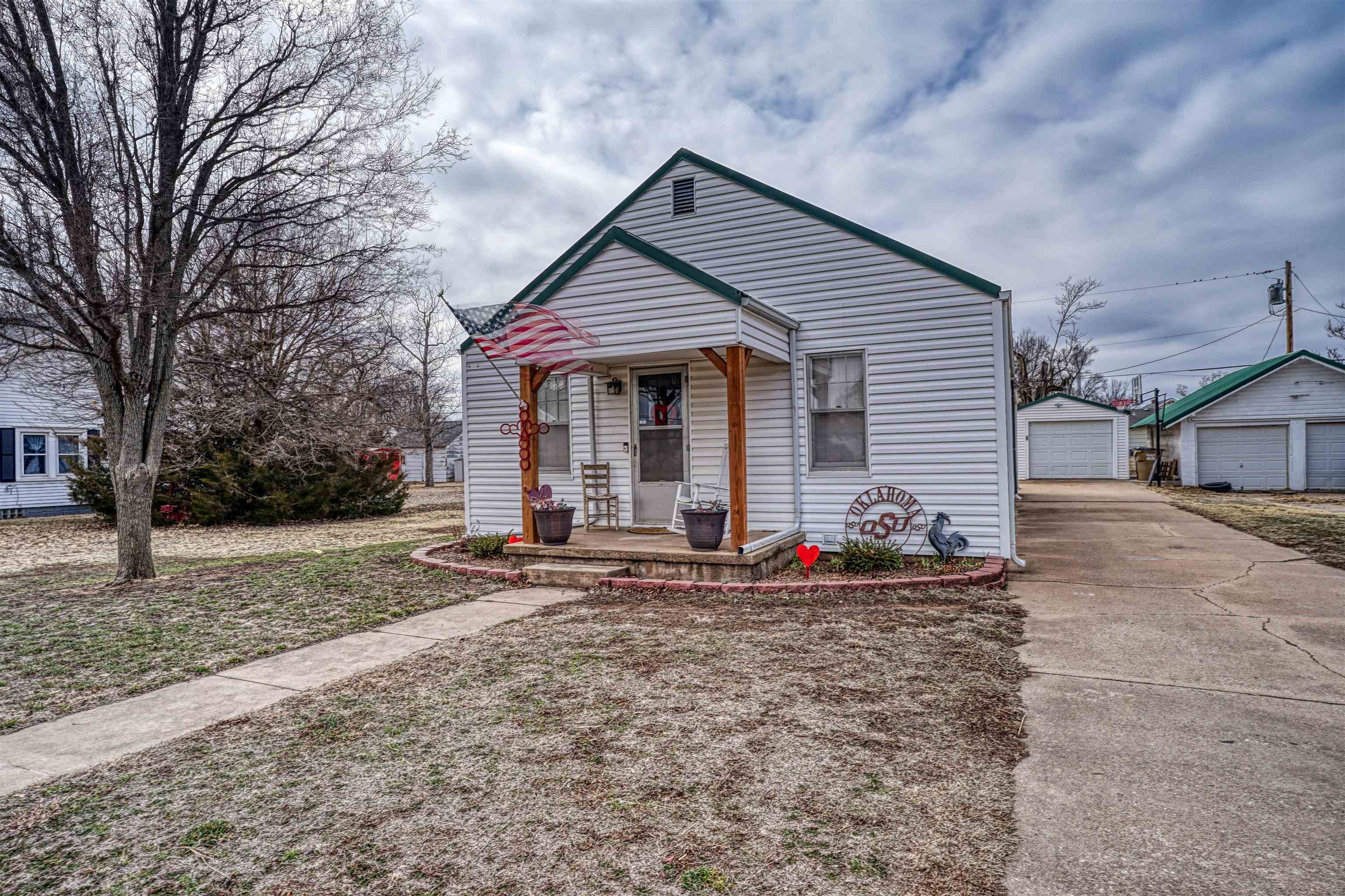 Pretty Prairie Real Estate Listings Main Image