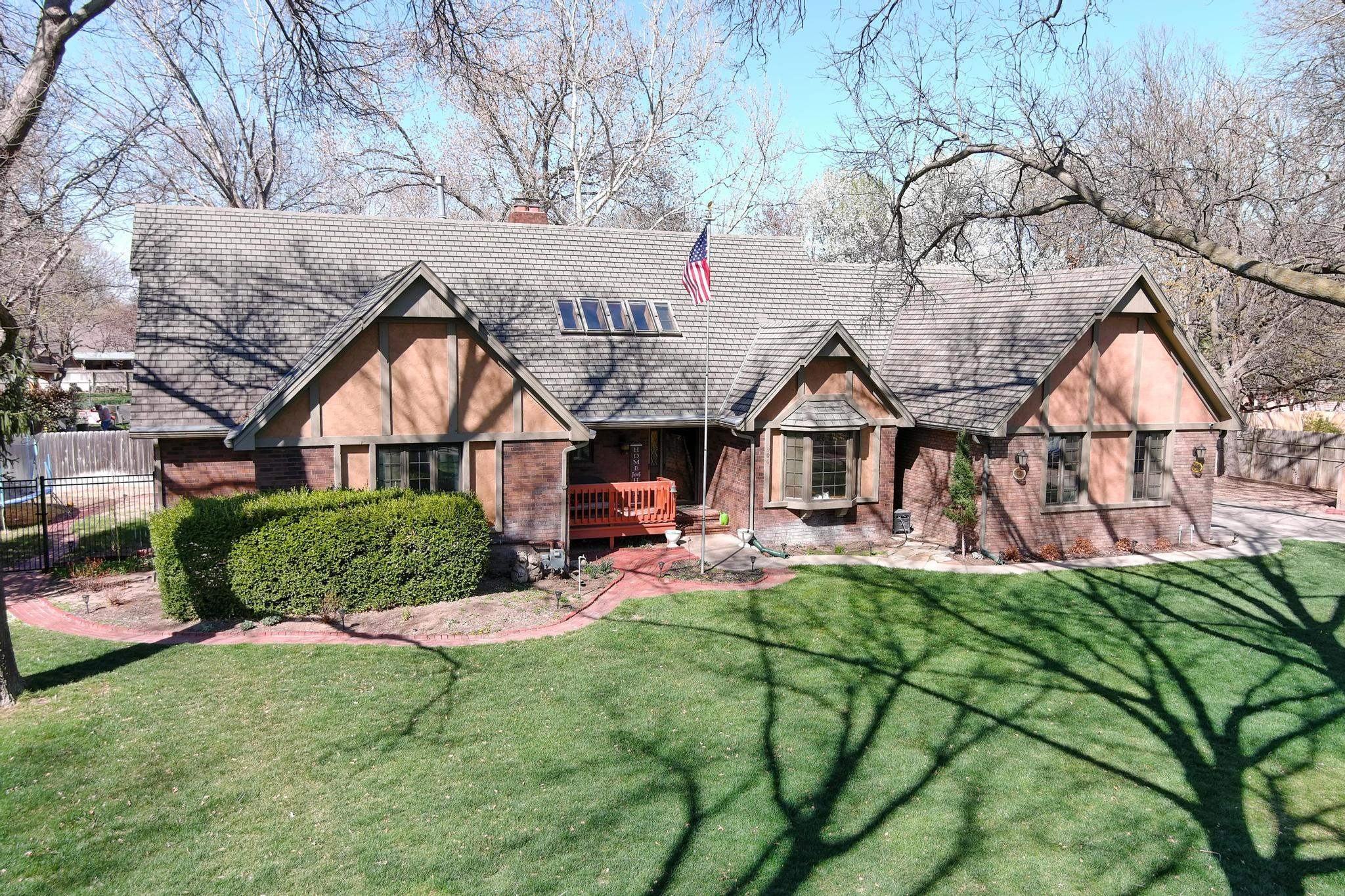 906 Grandview Property Photo