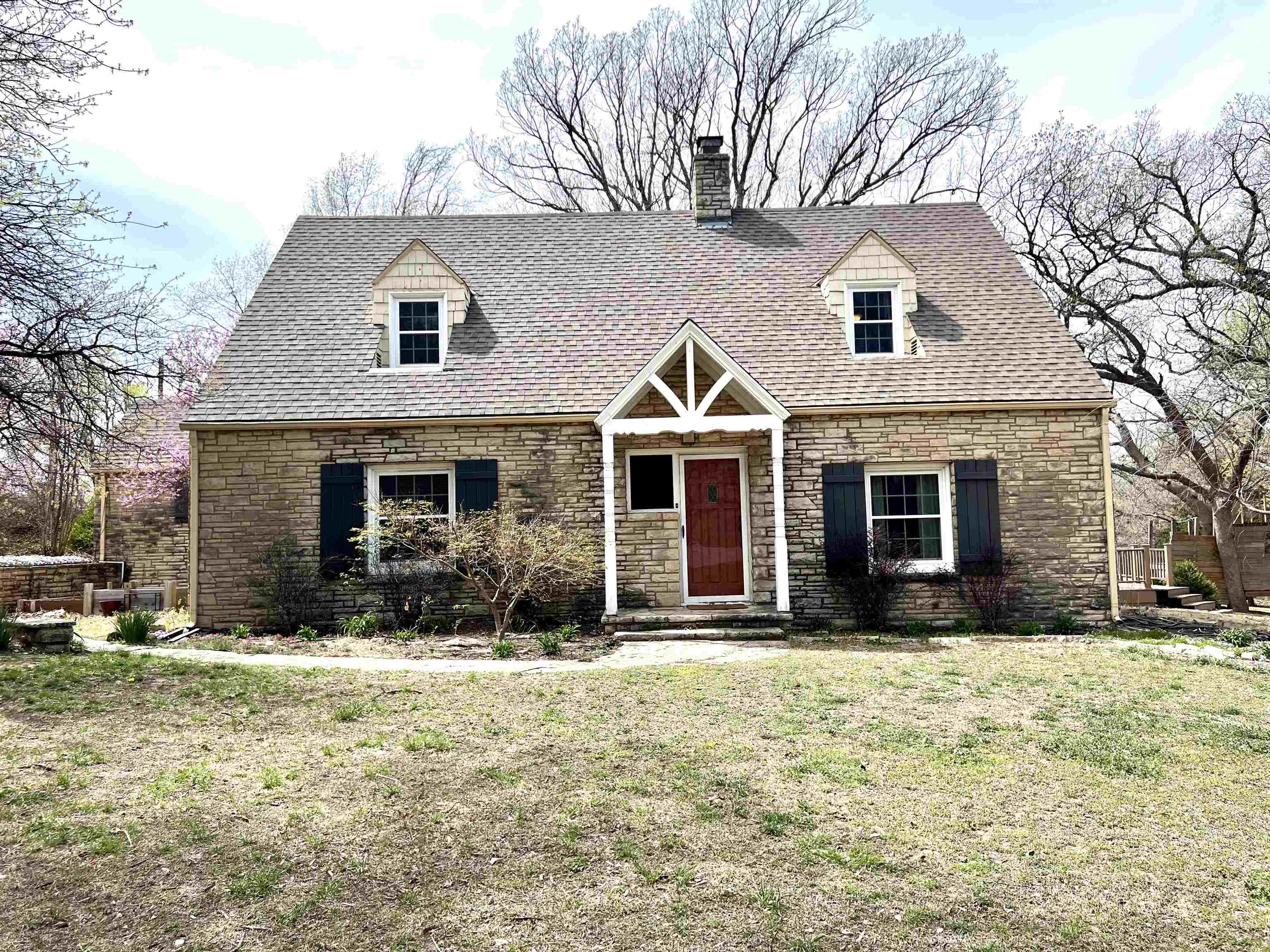 23 Crestwood Dr Property Photo