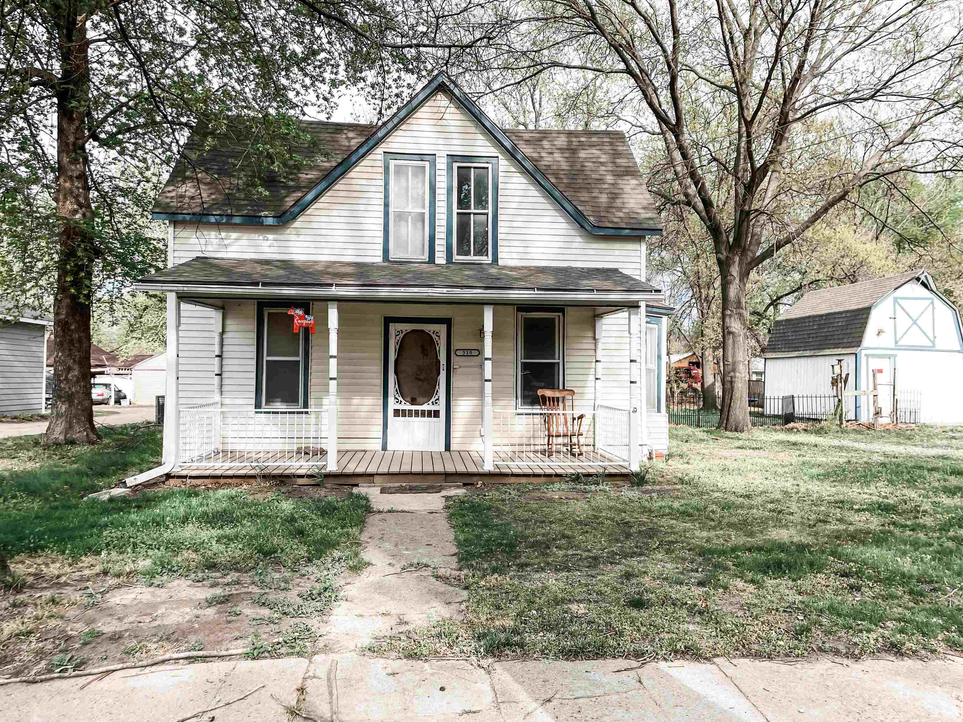 310 N Jackson Ave Property Photo