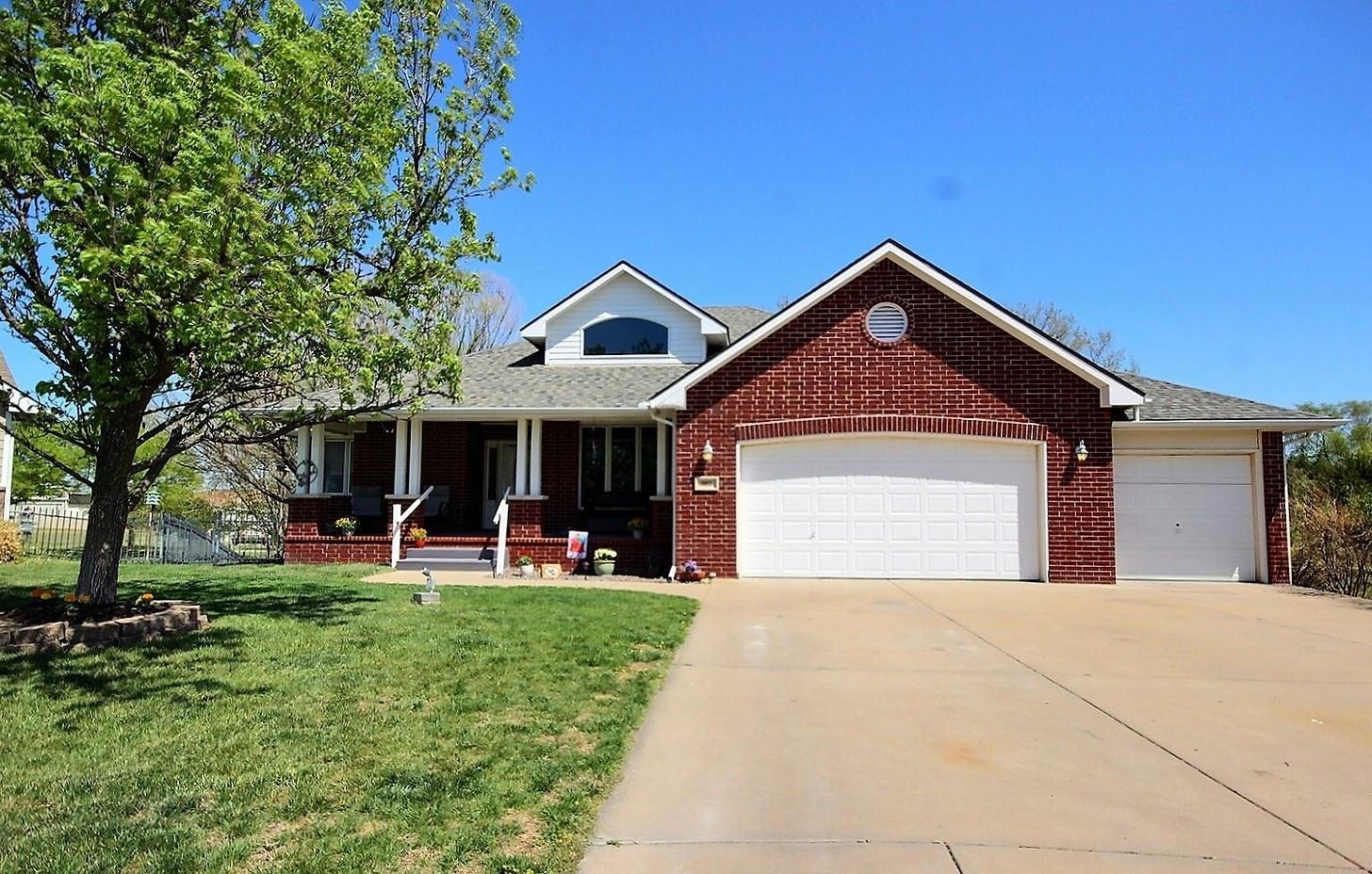 902 Mccaskey Ct Property Photo