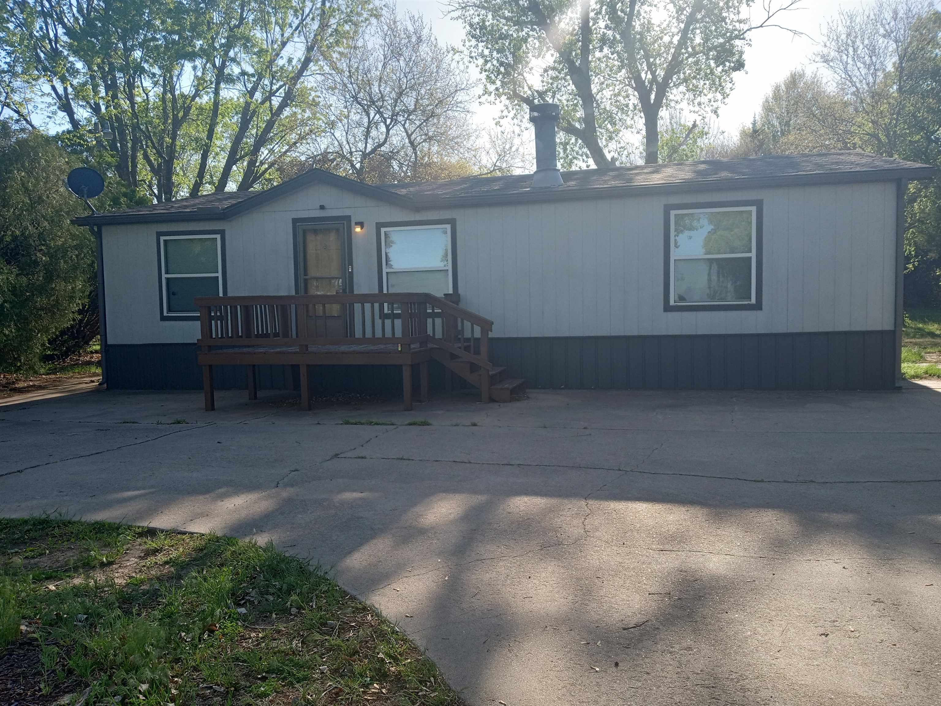 9405 S Hertzler Rd Property Photo