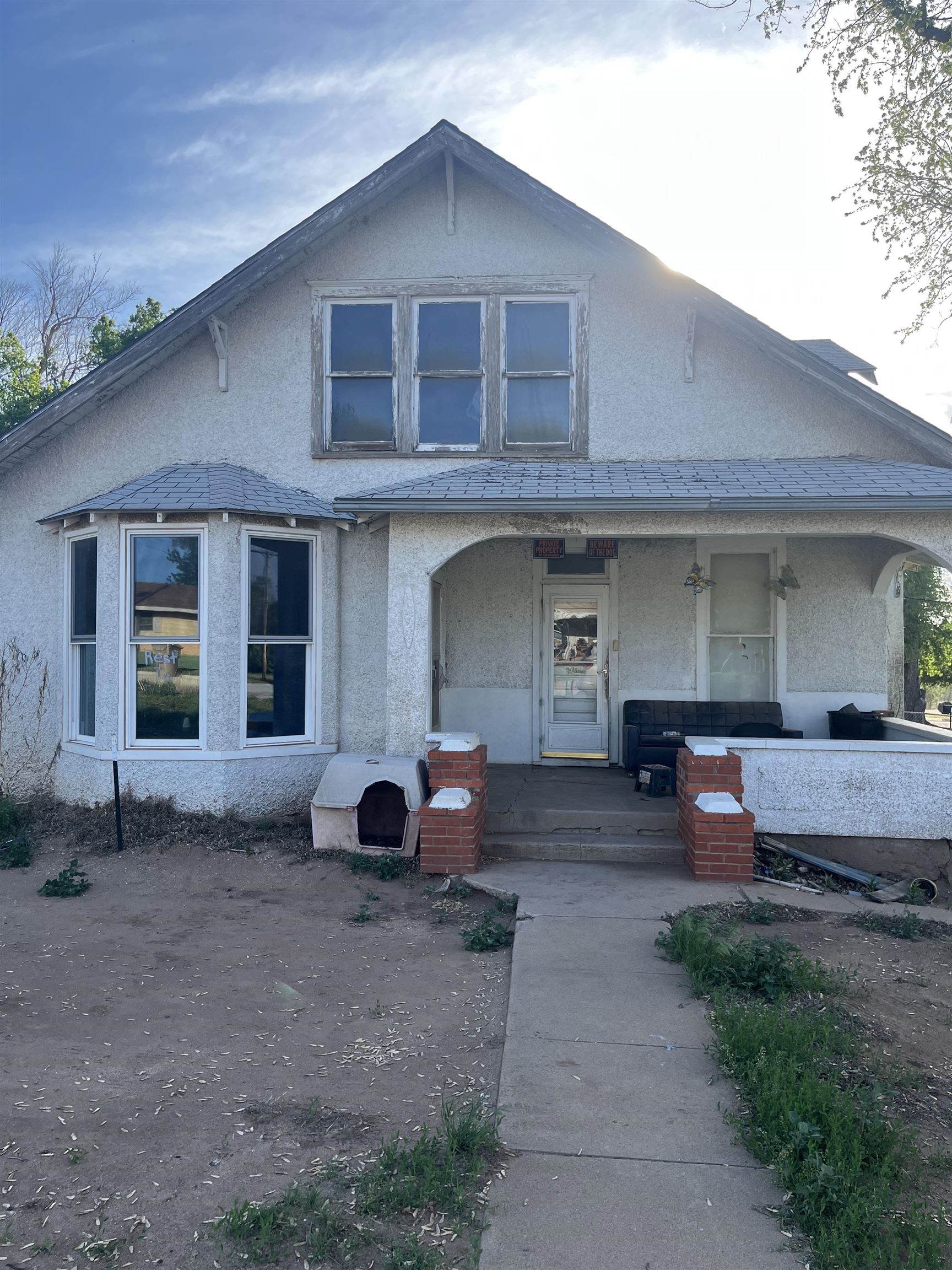 401 S Oak St Property Photo