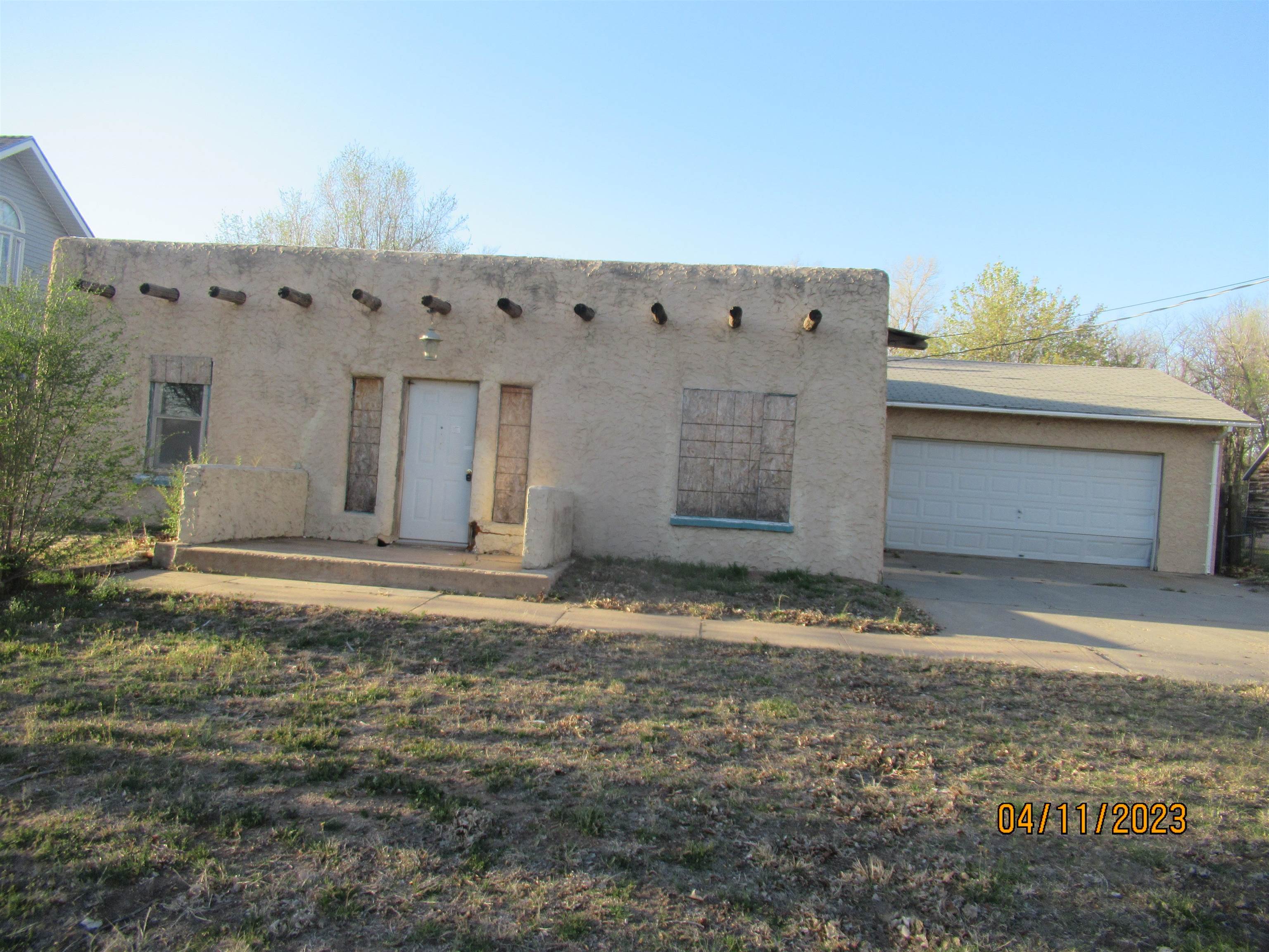 1514 W 15th Property Photo