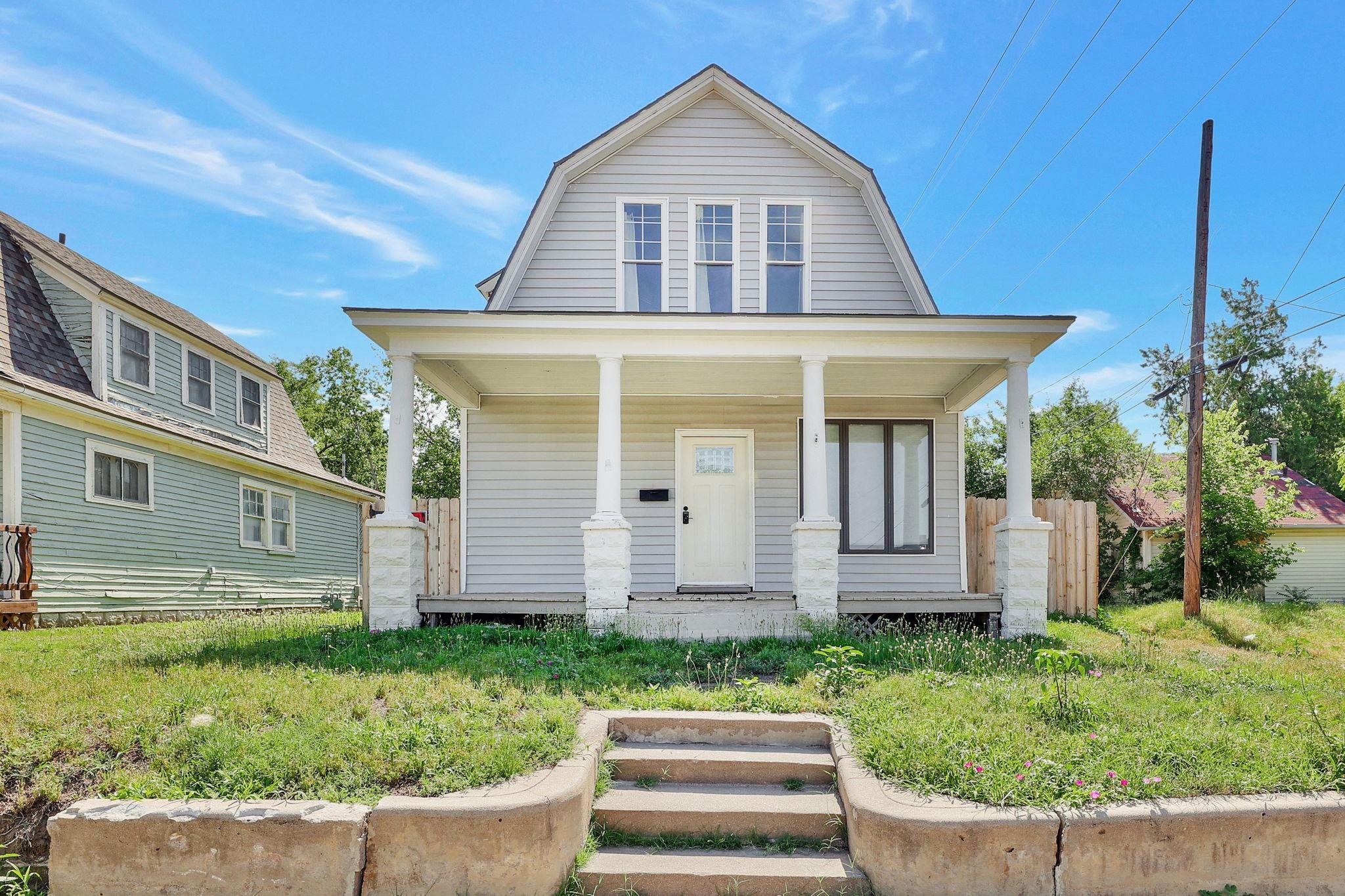 116 N Elm St Property Photo