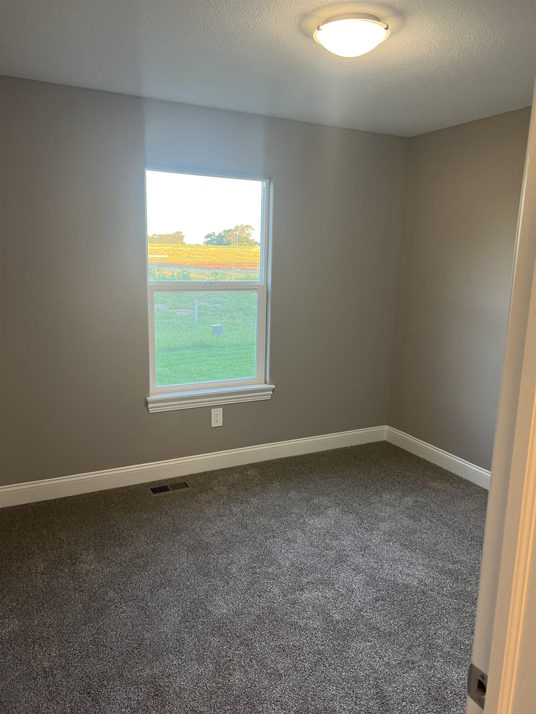 2327 S Hickory Creek St Property Photo 6