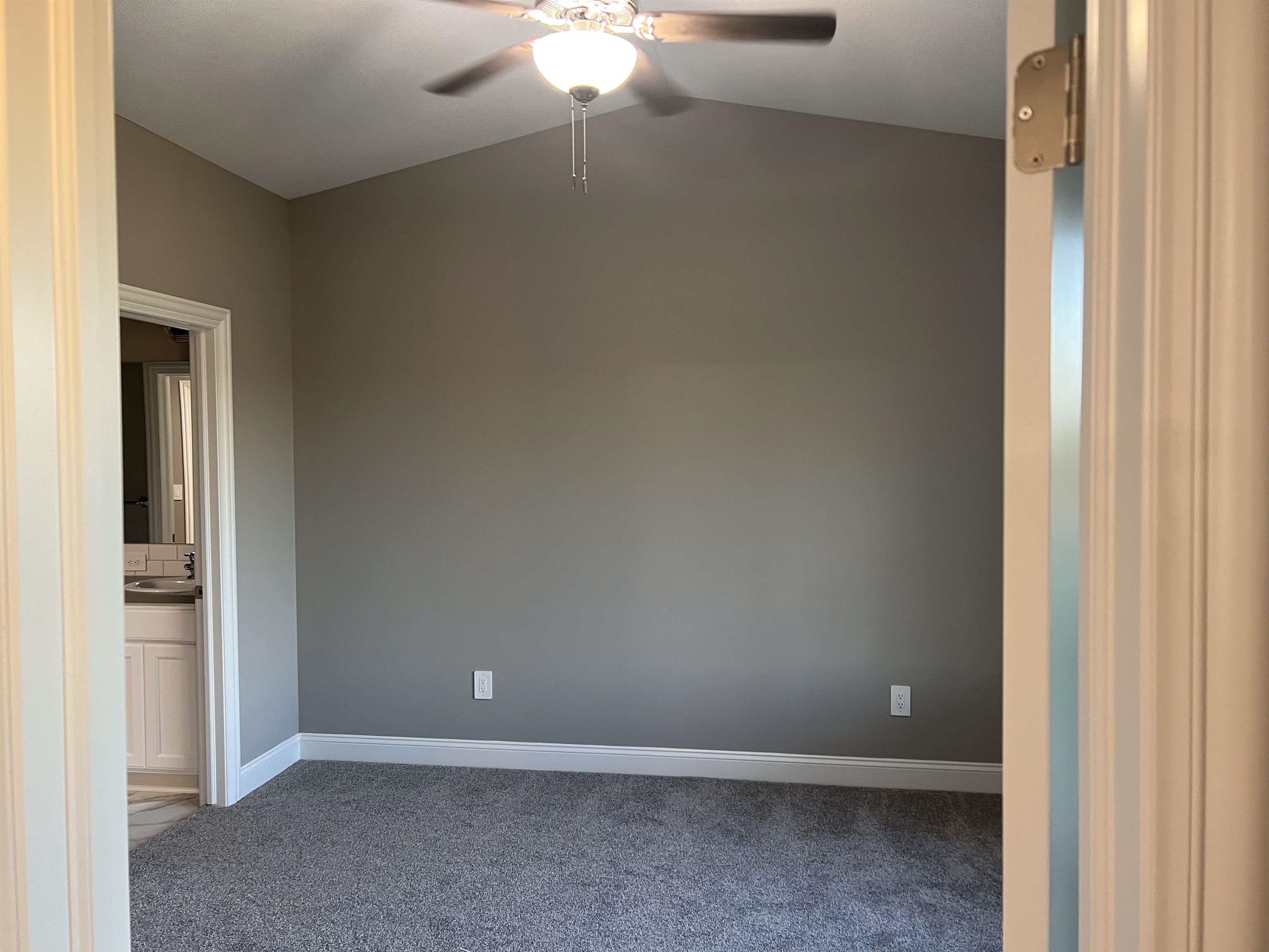 2327 S Hickory Creek St Property Photo 8