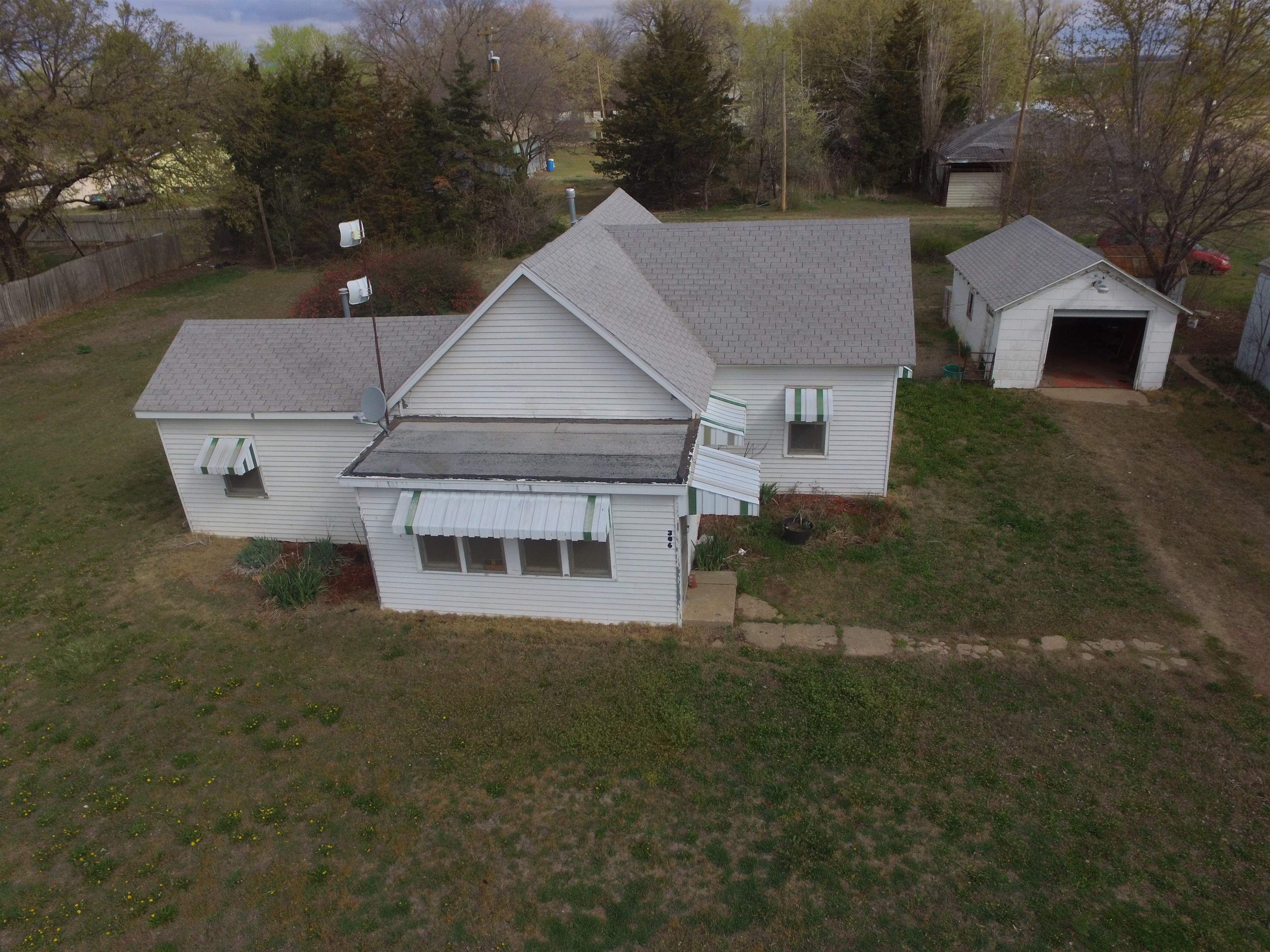 306 E Nebraska Property Photo 2
