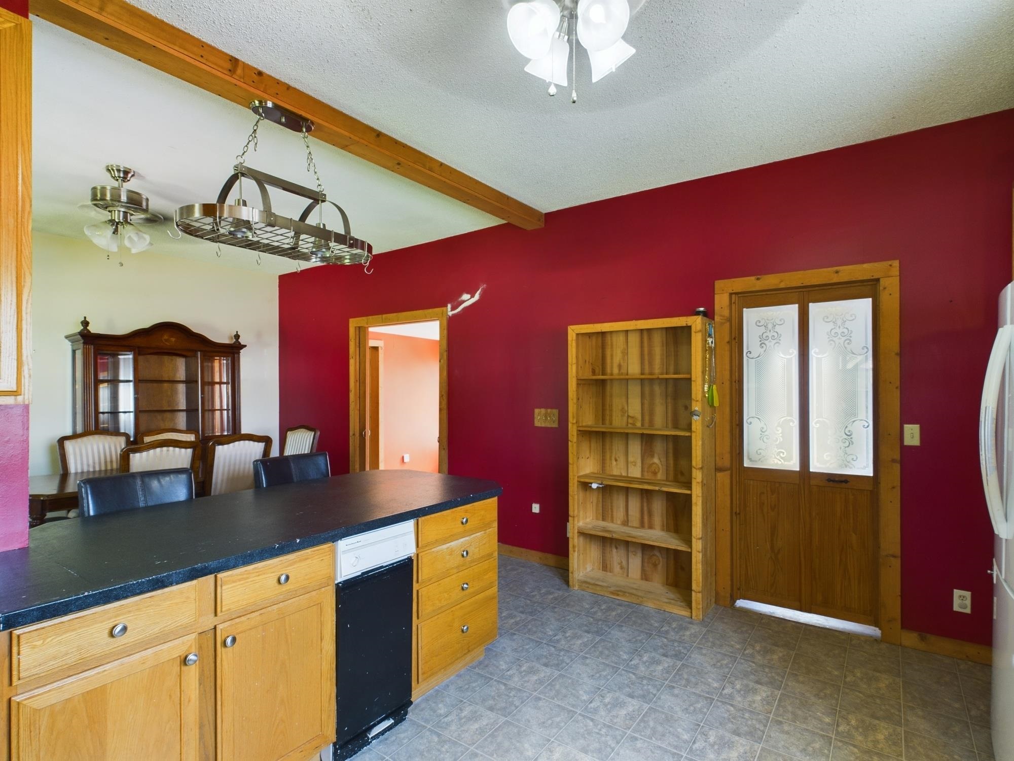 303 S Somerset St Property Photo 8
