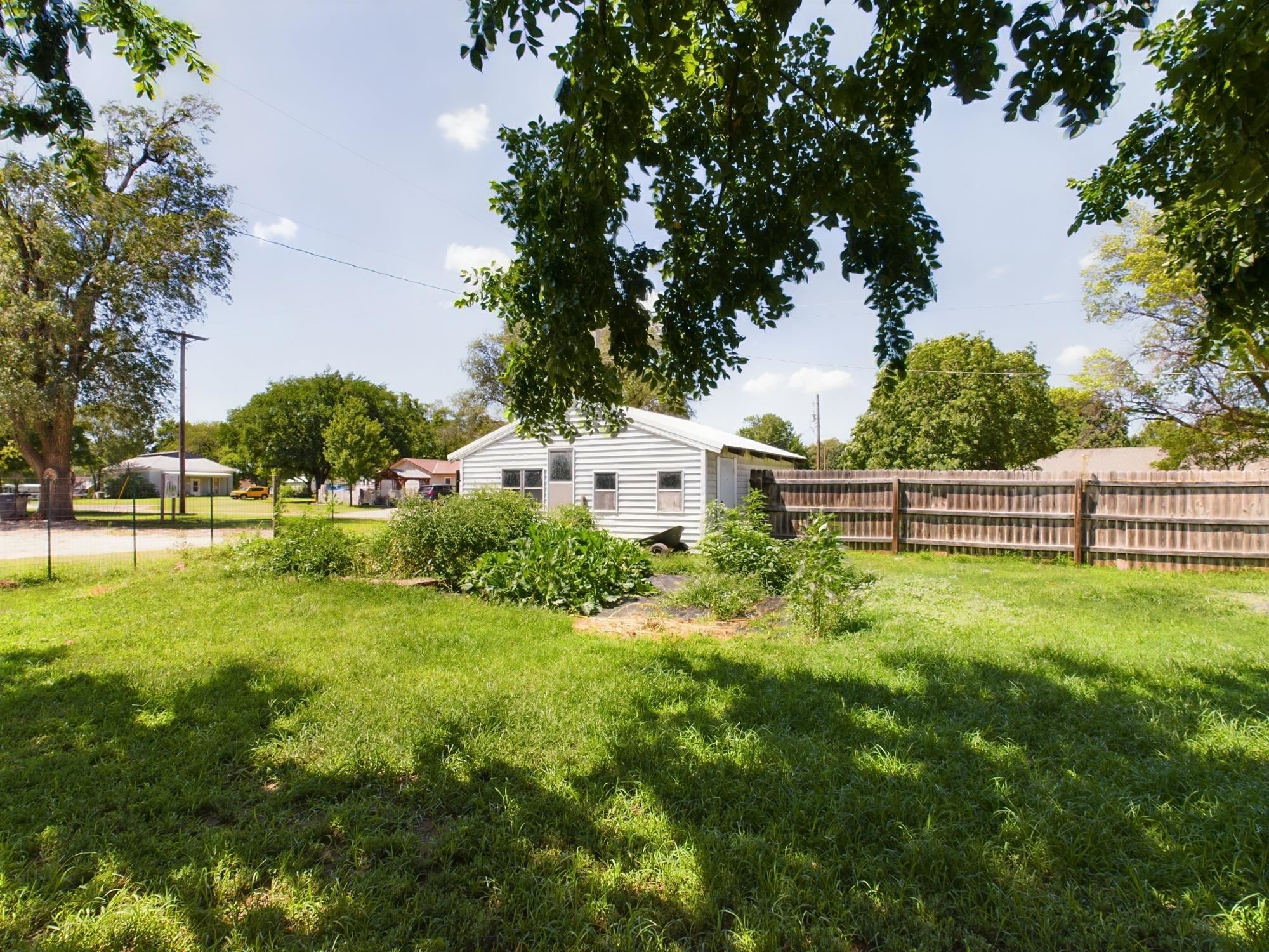 303 S Somerset St Property Photo 25