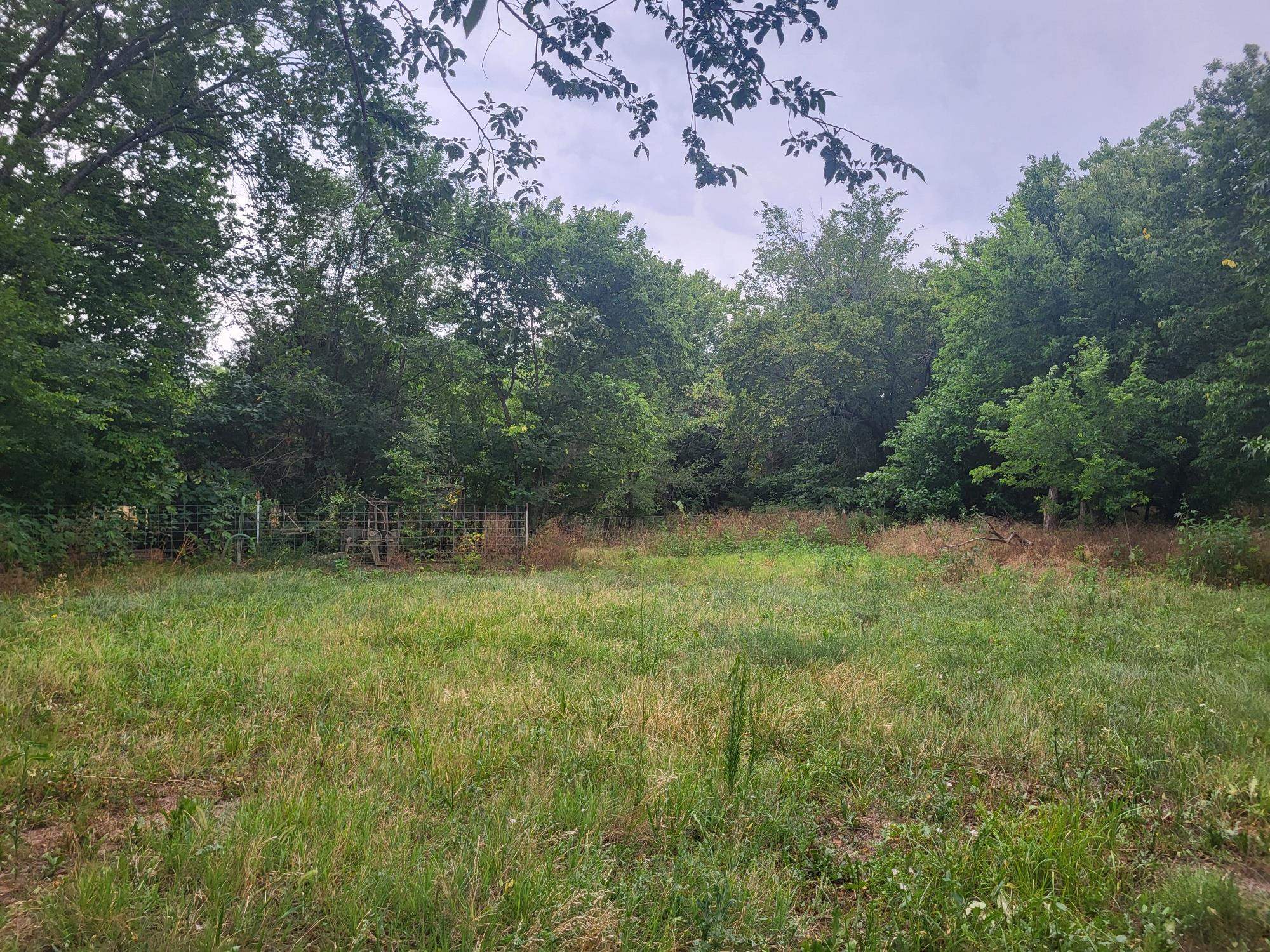 123 6th St Property Photo 7