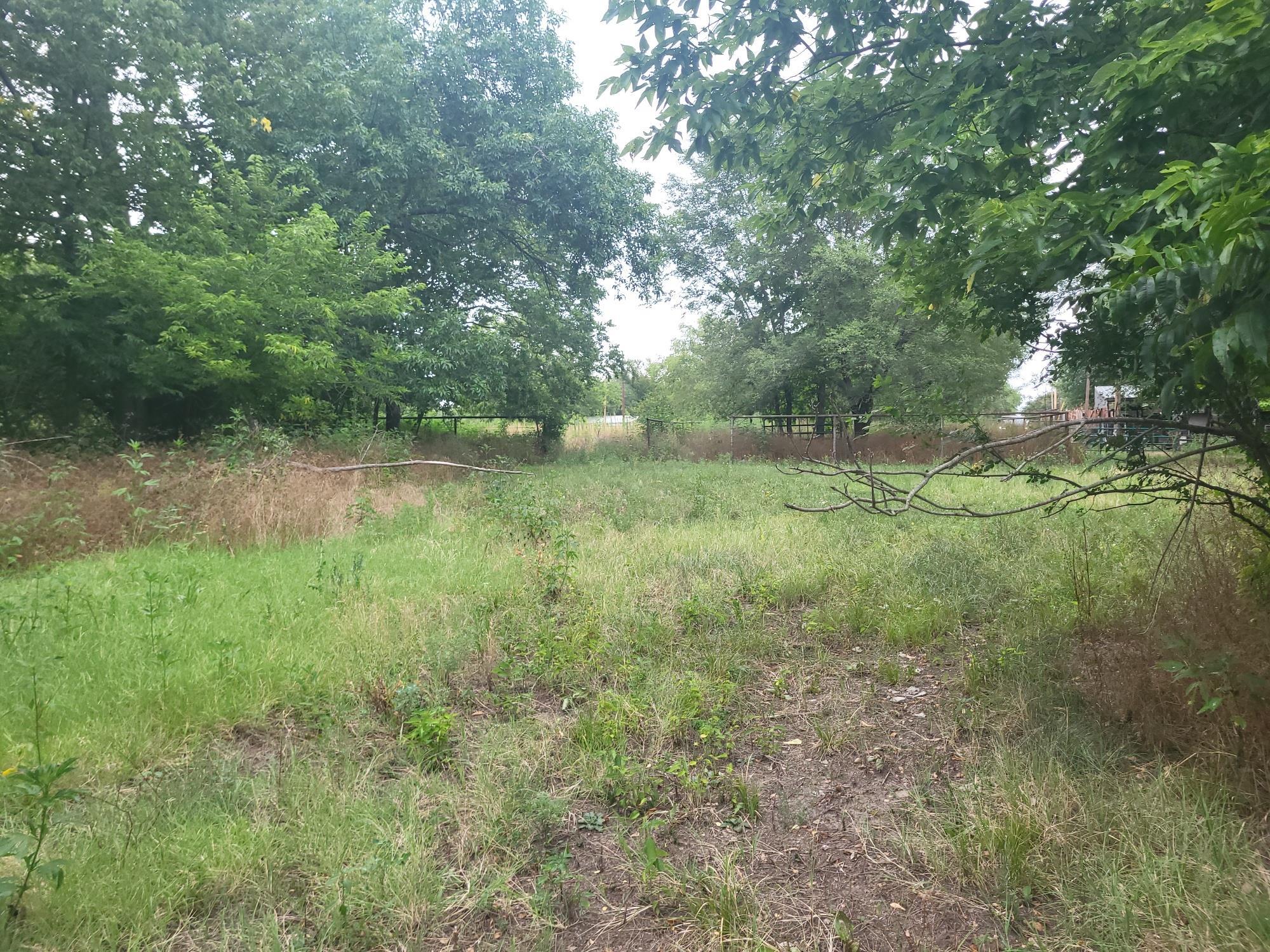 123 6th St Property Photo 11