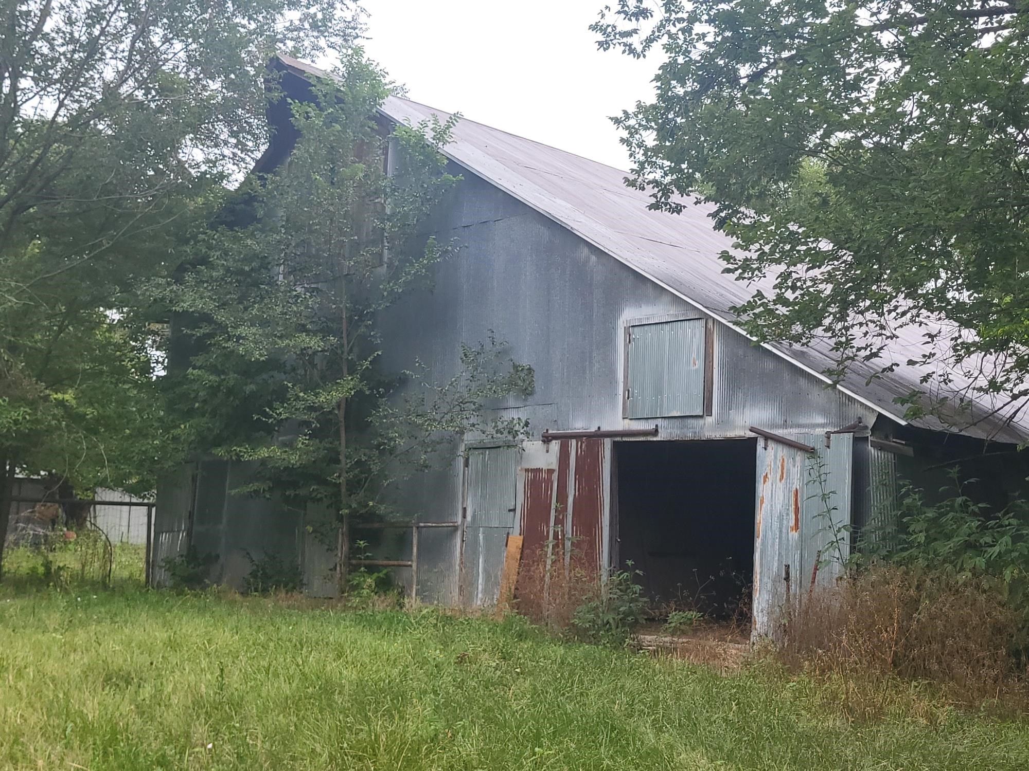 123 6th St Property Photo 17