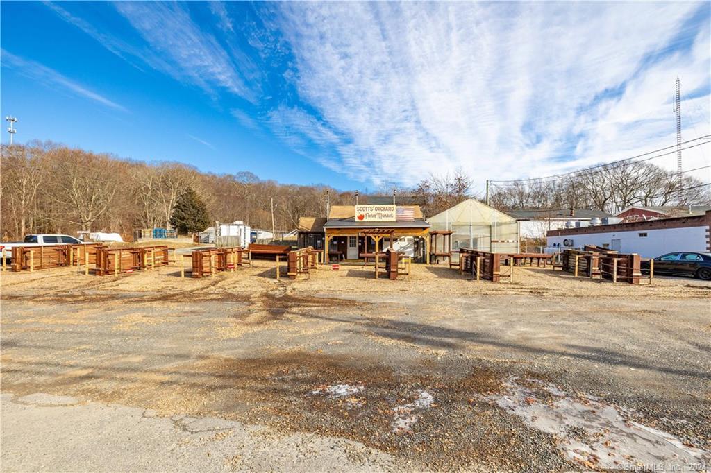 350 Middlesex Turnpike Property Photo 8
