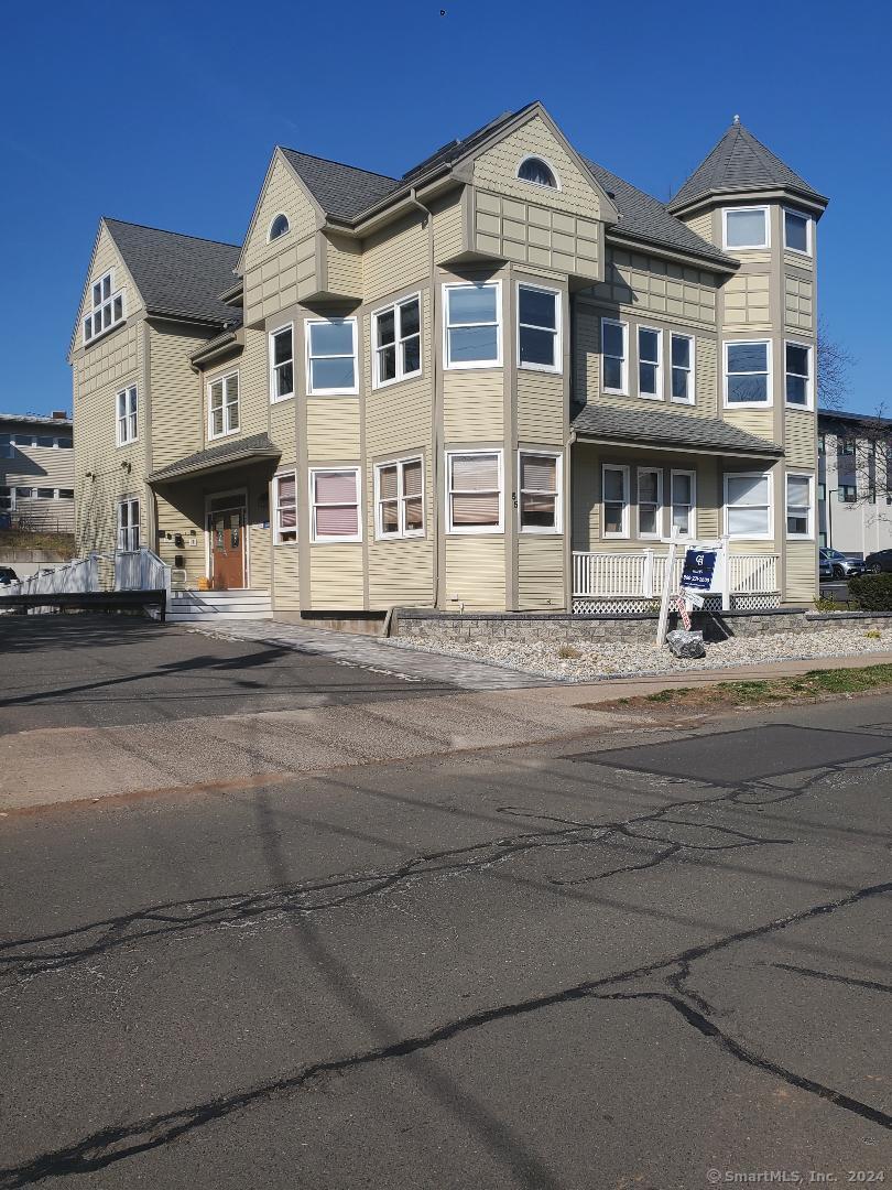 55 Winthrop Street Property Photo 1