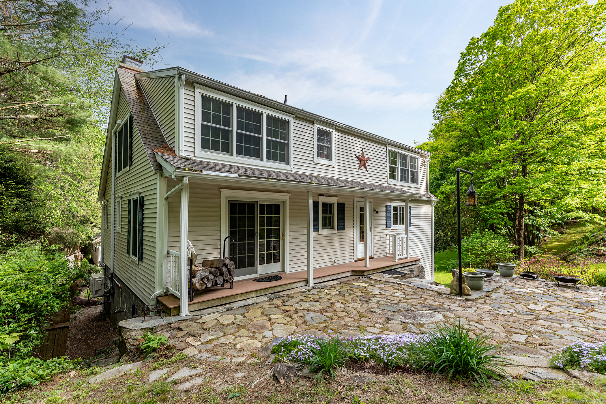 67 River Road Property Photo 2