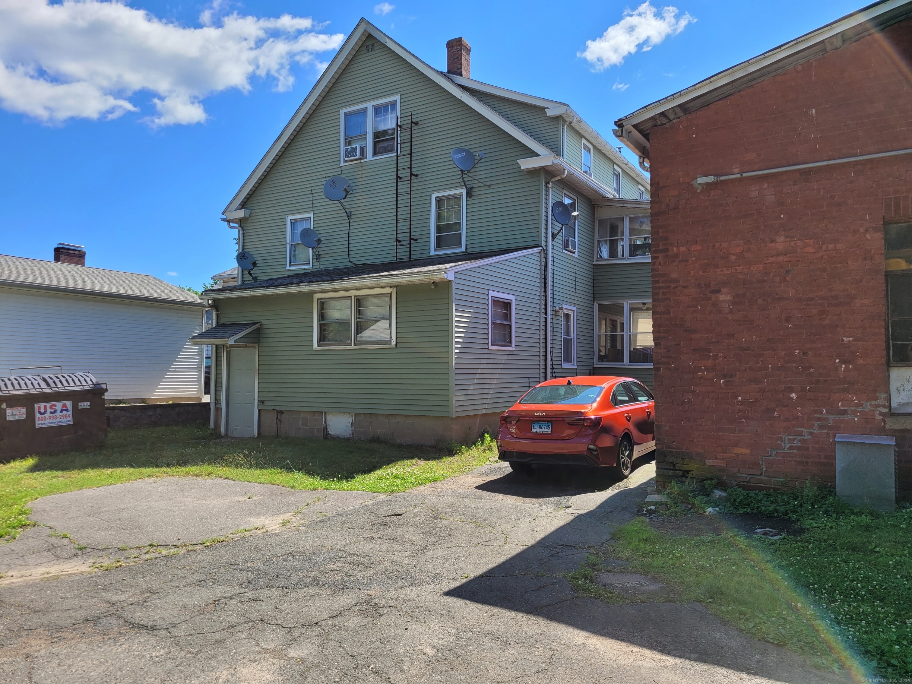 740 Enfield Street Property Photo 18