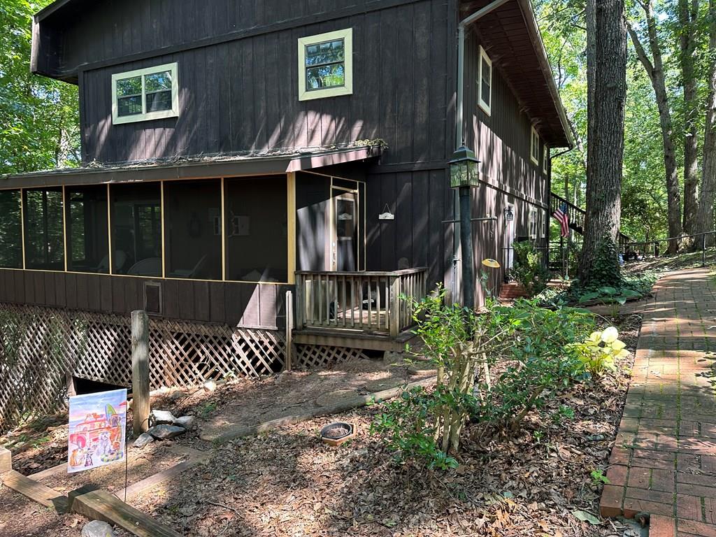 106 Manor Dr Property Photo