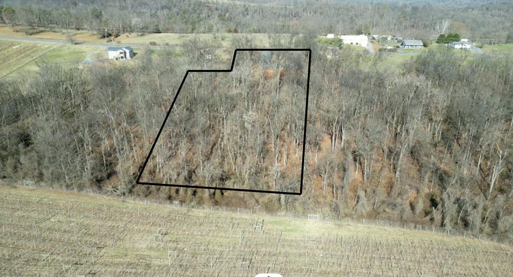 1450 Graveltown Road Property Photo 2