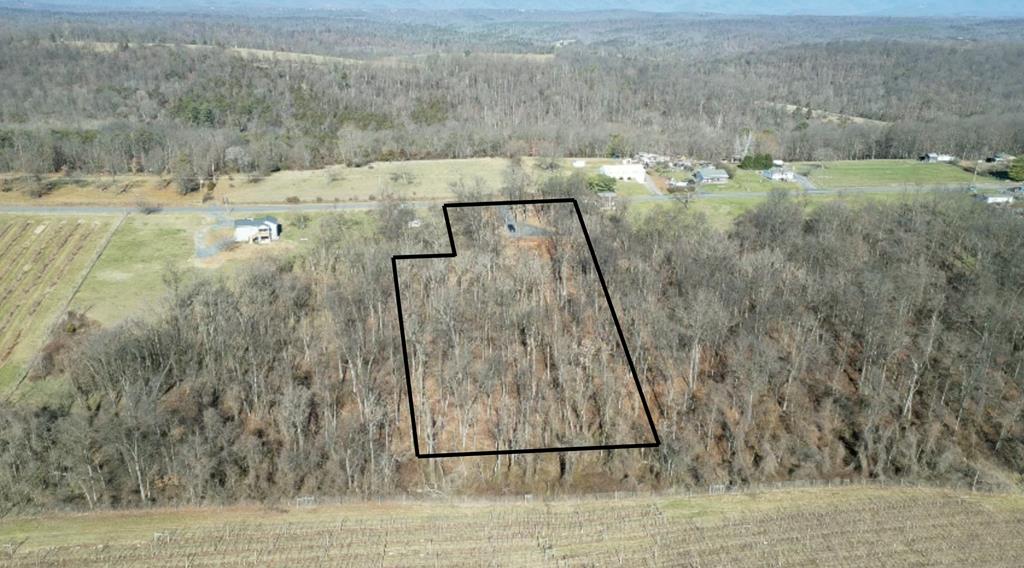 1450 Graveltown Road Property Photo 6