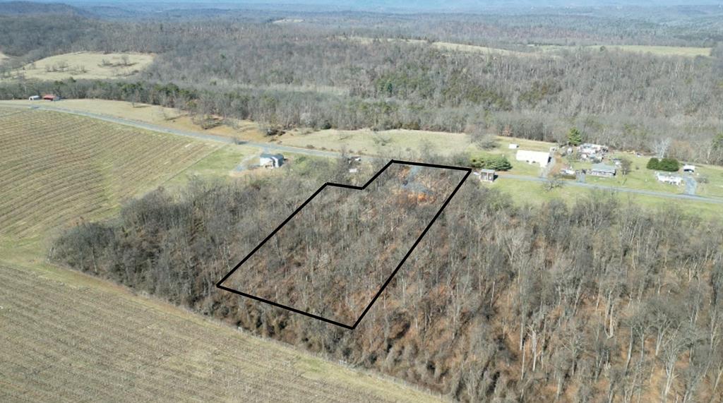 1450 Graveltown Road Property Photo 8