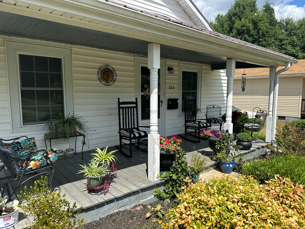 226 N Washington Street Property Photo 5