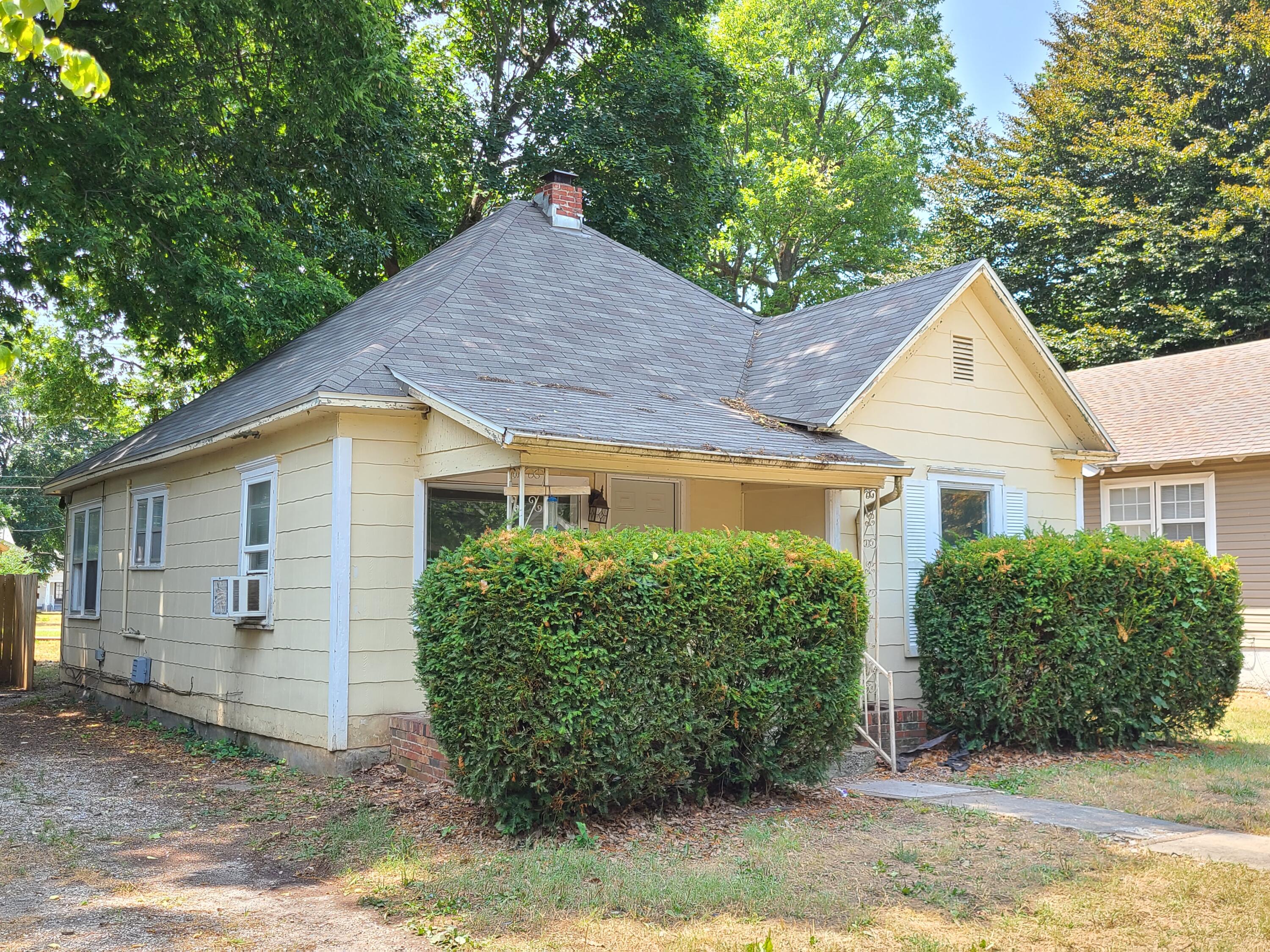 716 East Normal Street Property Photo 1