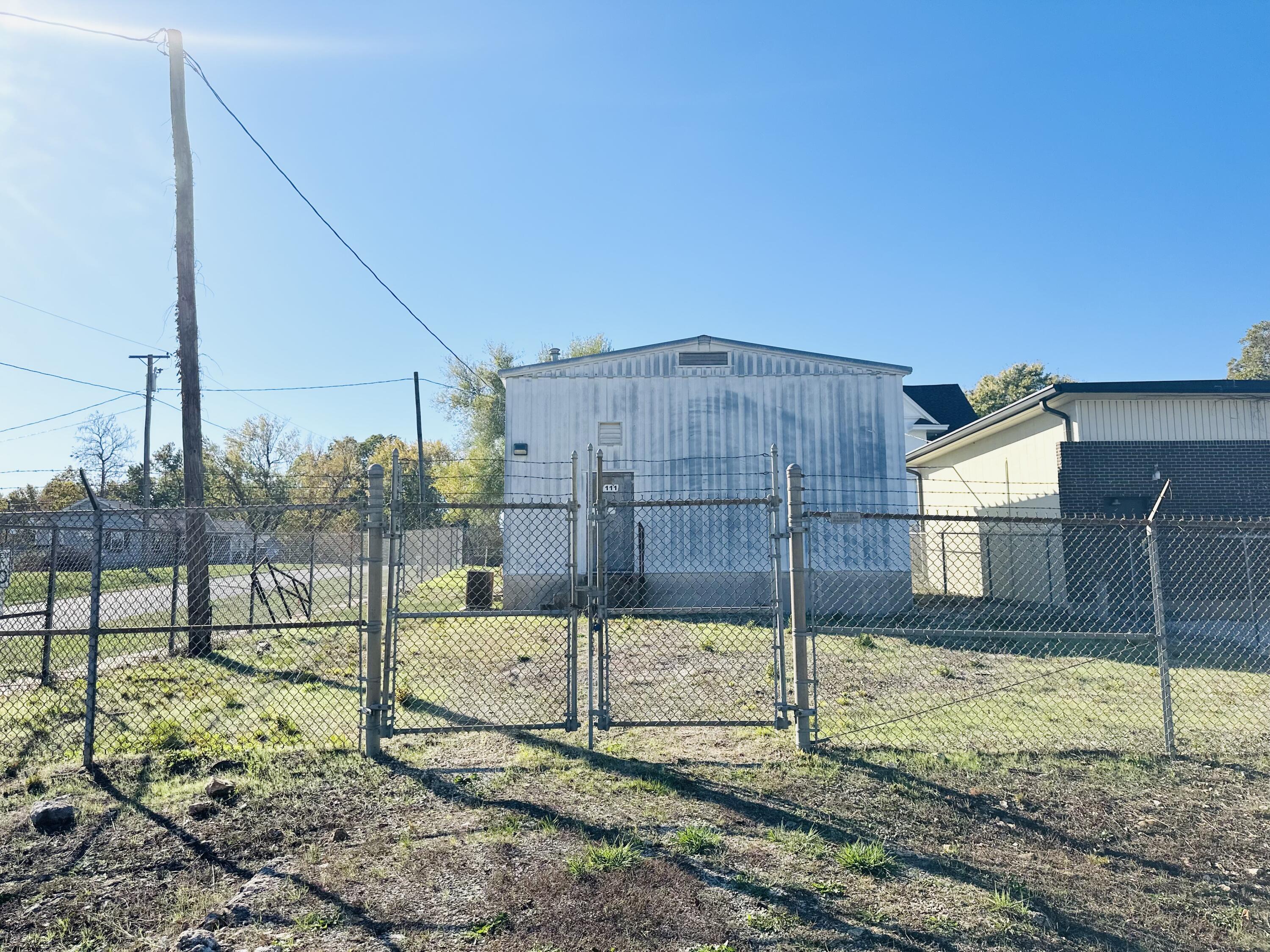 000 South Walnut Street Property Photo