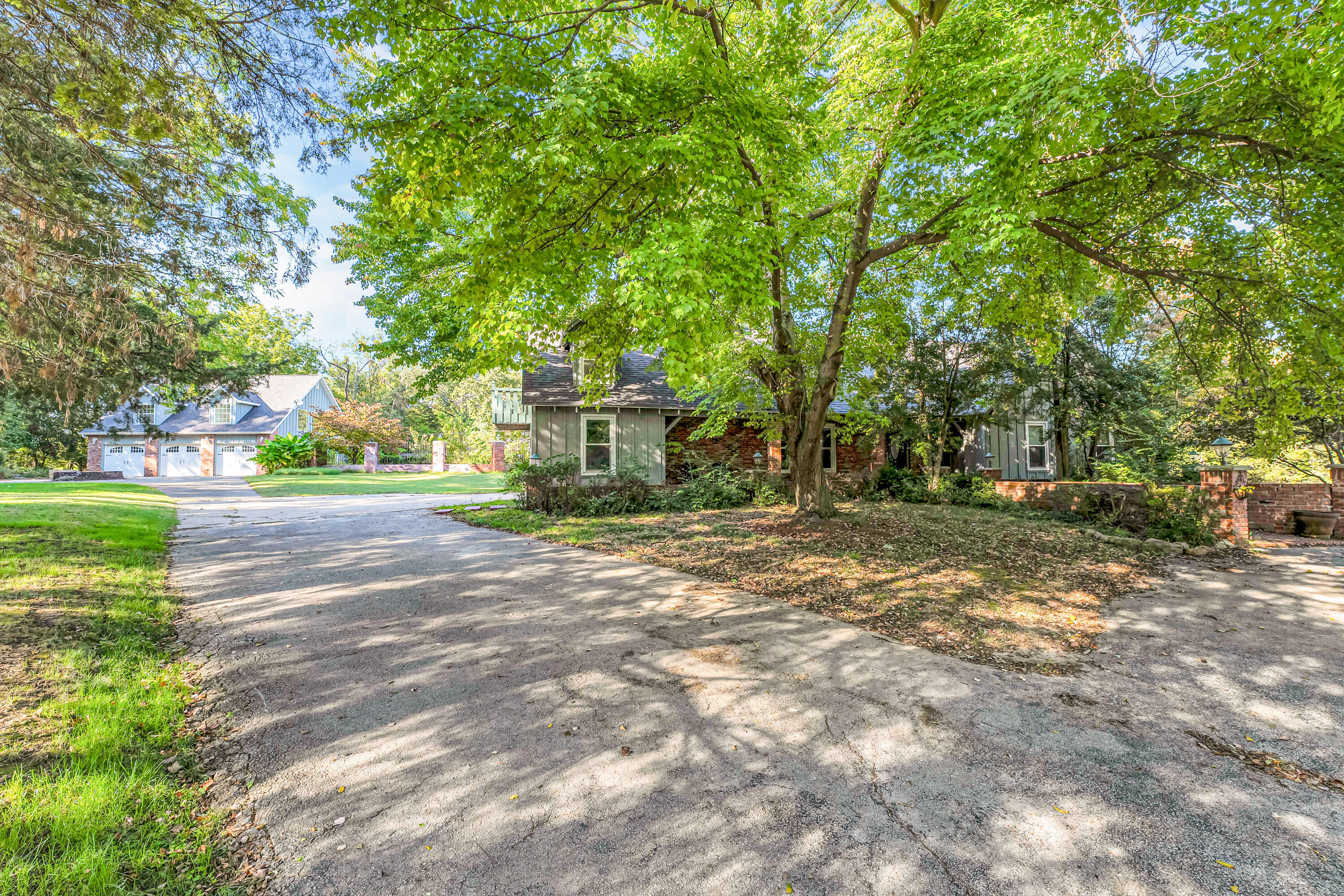 1717 East Sycamore Lane Property Photo 1